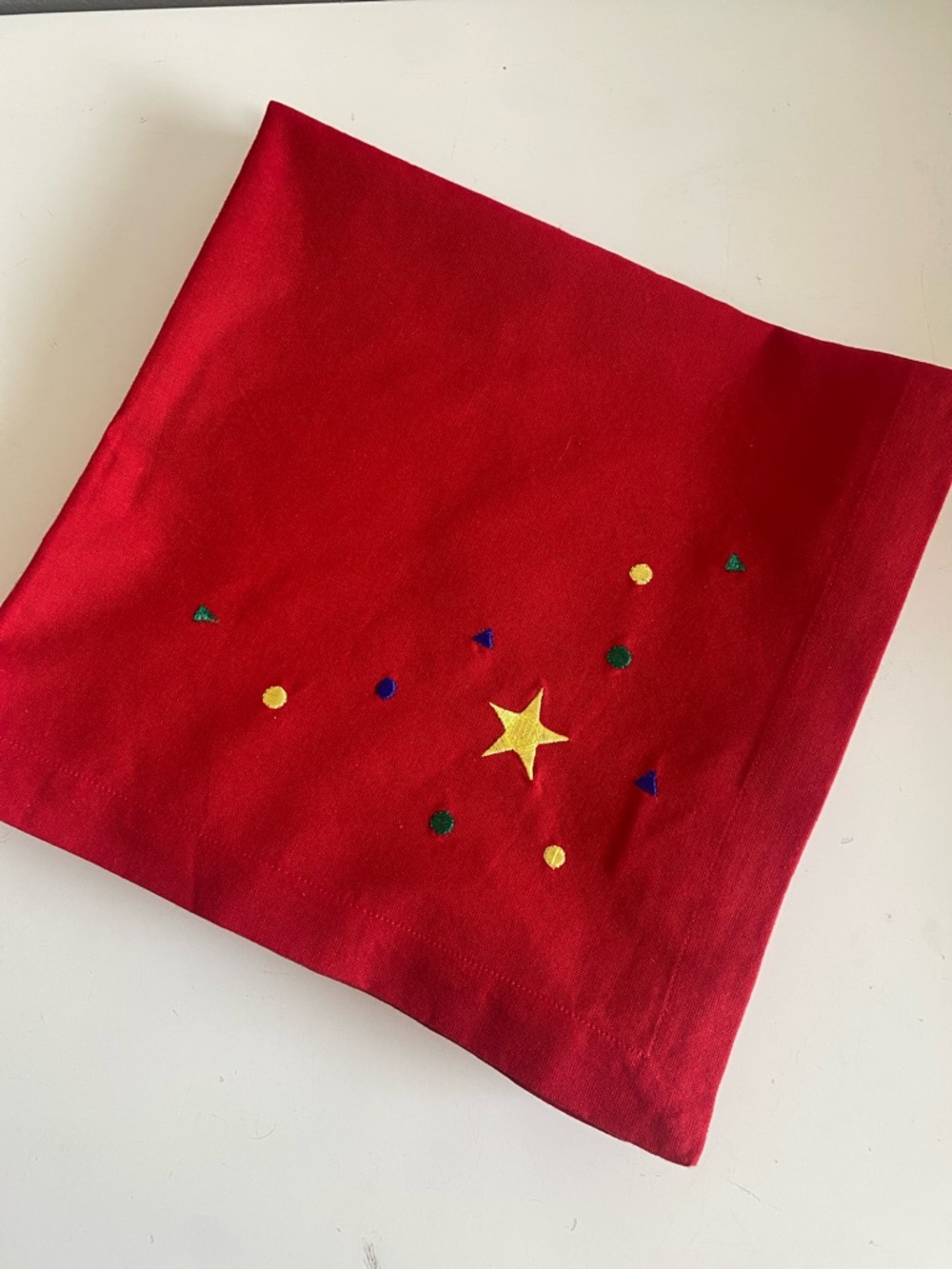 Crate&Barrel Red Napkin with Confetti and Star Embroidery Confetti Tree Set of 8